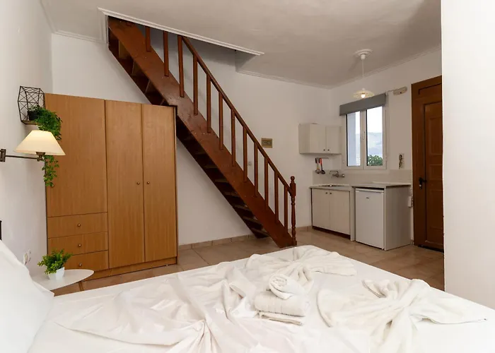 מלון דירות Elpida אליקאנאס