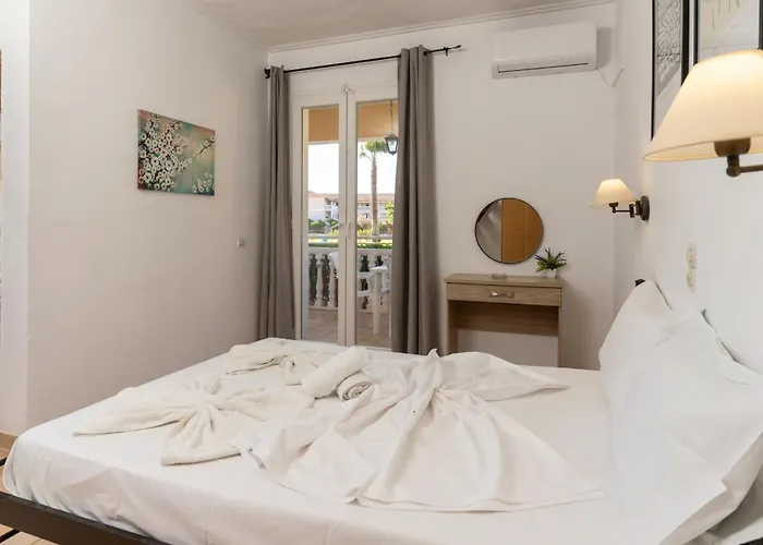 מלון דירות Elpida 3*