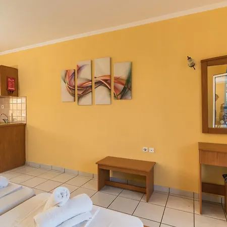 Elpida Apart Otel 3*