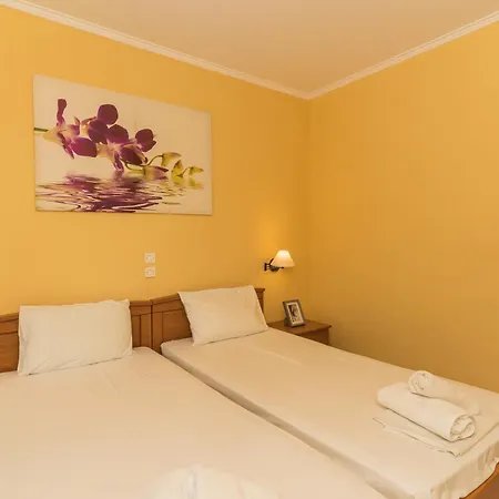 Elpida 2* Alykanas (Zakynthos)
