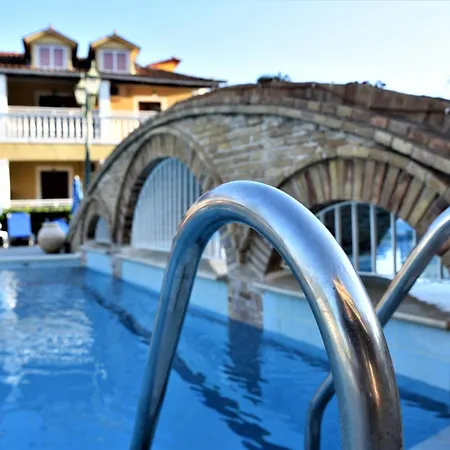 Elpida Aparthotel