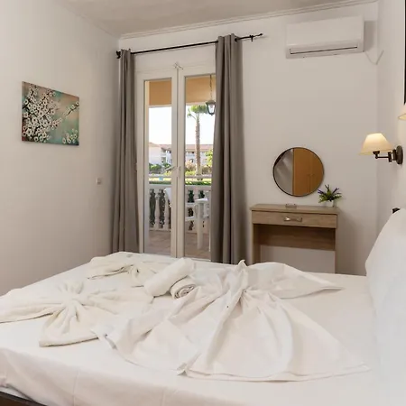 Aparthotel Elpida 2*