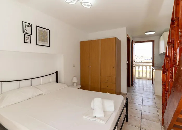 Elpida Apartmanhotel 3*