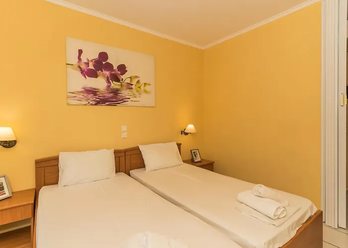 Elpida 3* Alikanász