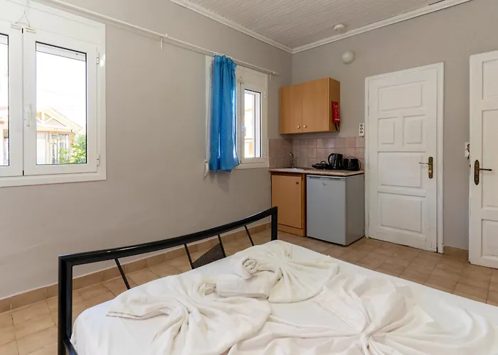 Elpida Apartmanhotel Alikanász
